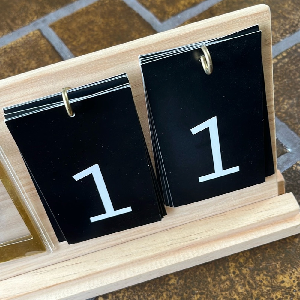 Heidi Swapp Wood Instax Instant Film Frame Desk Calender - Picture 4 of 10
